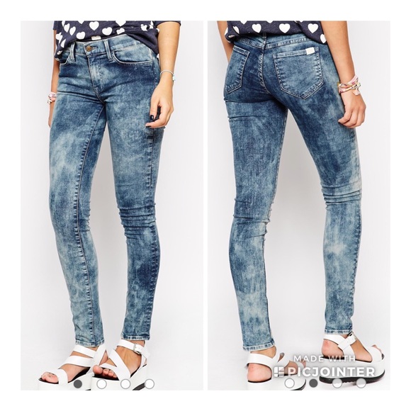 Wildfox Denim - WILDFOX Marianne Acid Wash Skinny Jeans 25